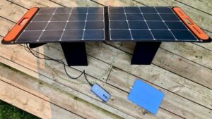 charging mobile battery and tablet with portable solar panel