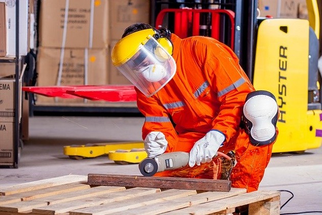 Choose-the-Right-Safety-Equipment-for-Your-Workplace 