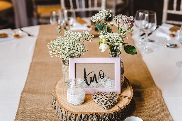 Hessian table decor