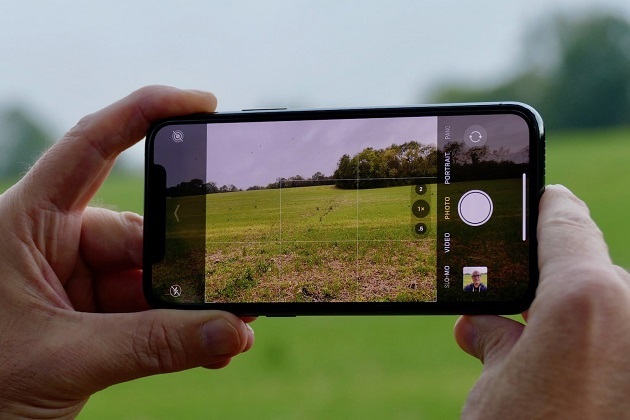 taking picture in nature with iphone 11
