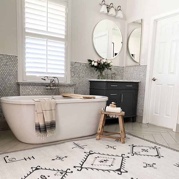 bathroom rug