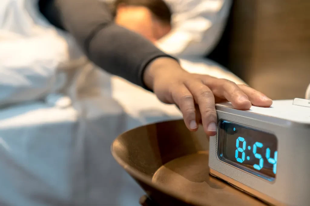 If you remember the first time you moved away from home, one thing your parents must have told you to do was to purchase an alarm clock. That's because people are creatures of habit, and if you're concerned about your ability to wake up for your work, morning classes, or any other morning responsibility you need a good alarm clock. Especially if you're starting a new chapter in your life or simply don't want to use your phone during your quiet hours (much recommended!).