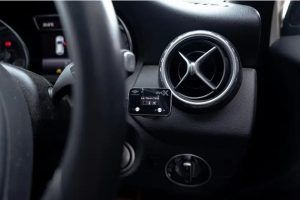 black throttle controller
